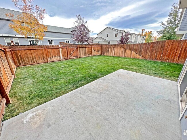 Building Photo - Three Bedroom in Four Corners, Water Included