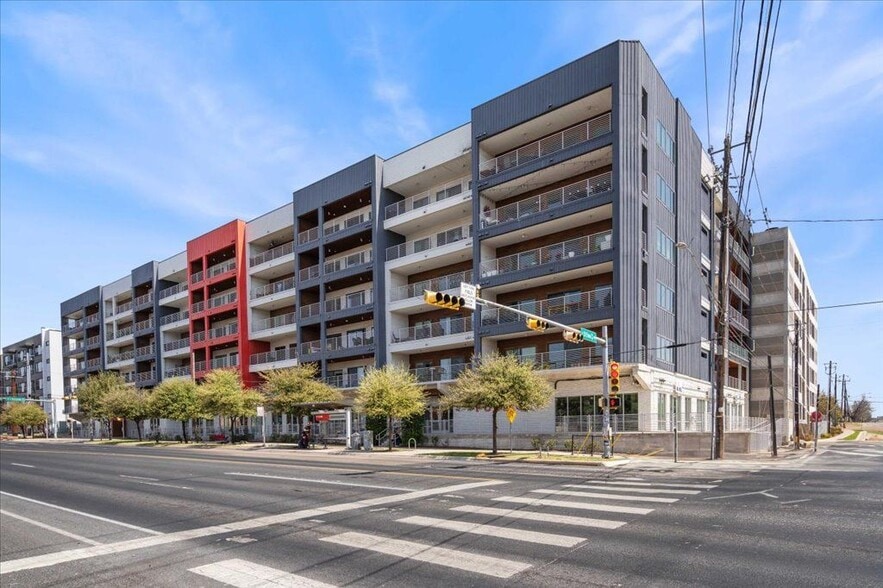 Building Photo - 4361 S Congress Ave