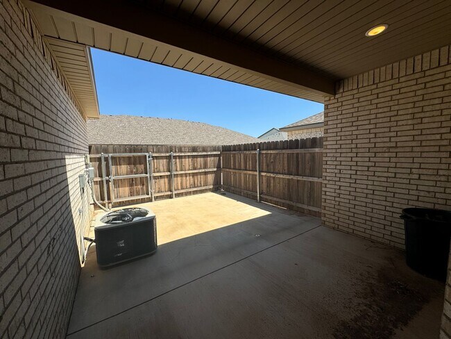 Building Photo - 2Bed/ 2Bath Available MAY- in Lubbock cooper ISD!