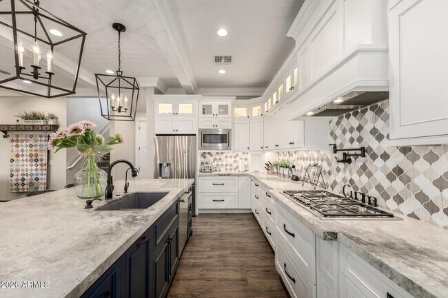 Building Photo - 2013 E Mallory St