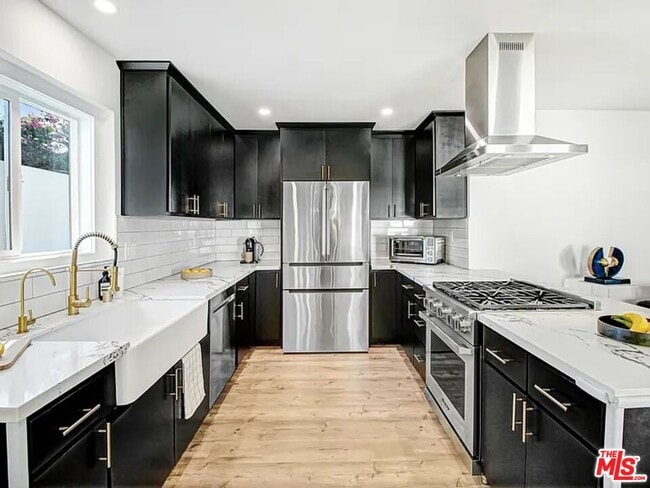 Building Photo - 7425 W 88th Pl