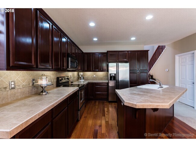 Building Photo - 59420 Oak Ridge St