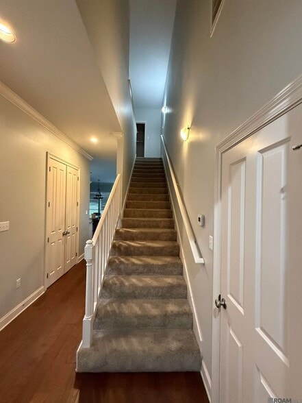 Building Photo - 8017 Seville Ct