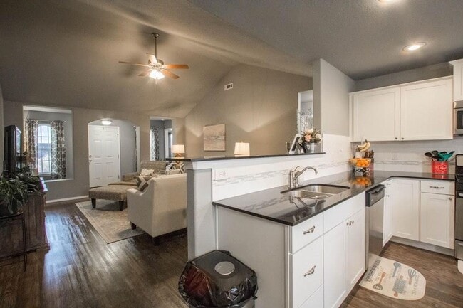 Building Photo - Wonderful and Spacious Rental Opportunity.