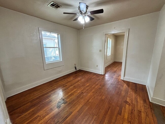 Building Photo - 1-Bedroom, 1-Bathroom Duplex with central heat and air