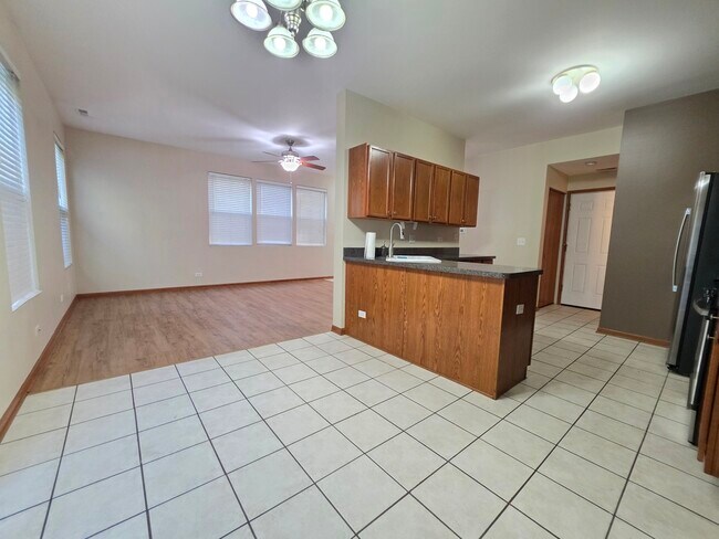 Building Photo - 3959 Blackstone Dr