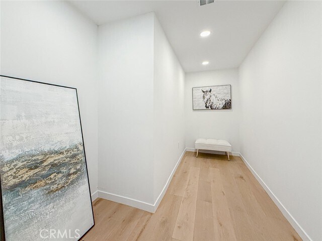 Building Photo - 15722 Magnolia Blvd