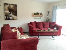 Building Photo - 1331 W 3rd St