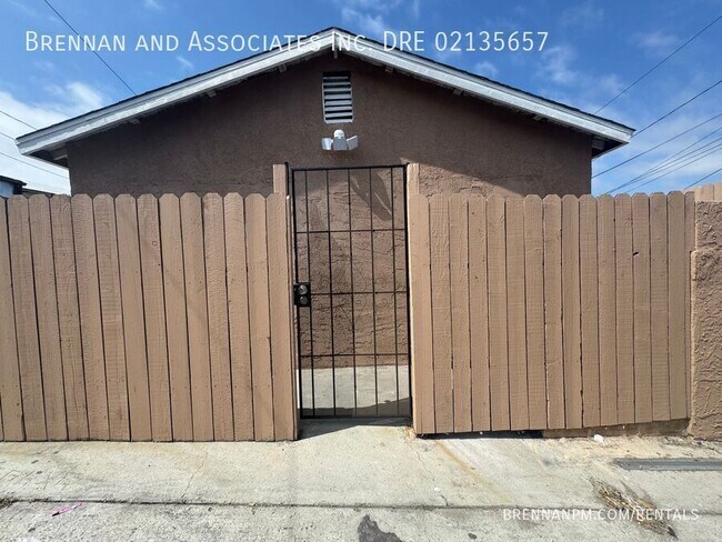 Primary Photo - 3011 Franklin Ave