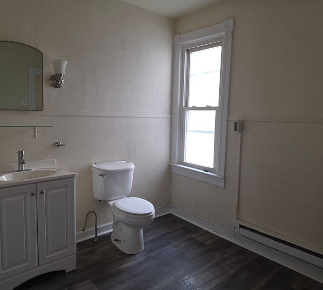 Building Photo - 33-35 Washington Street