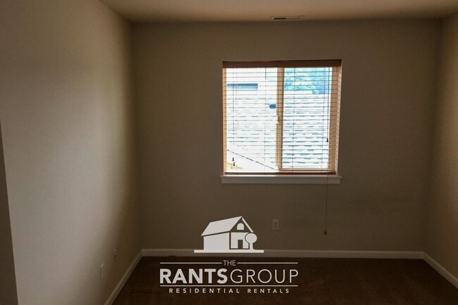 Building Photo - Spacious 4-Bedroom Craftsman Home in Lacey!