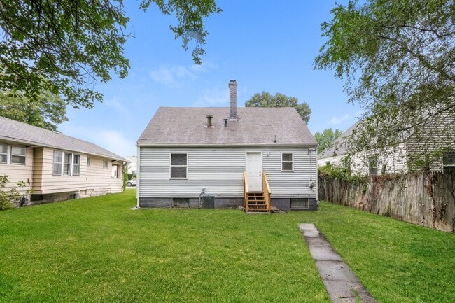 Building Photo - 2914 Frederickson St