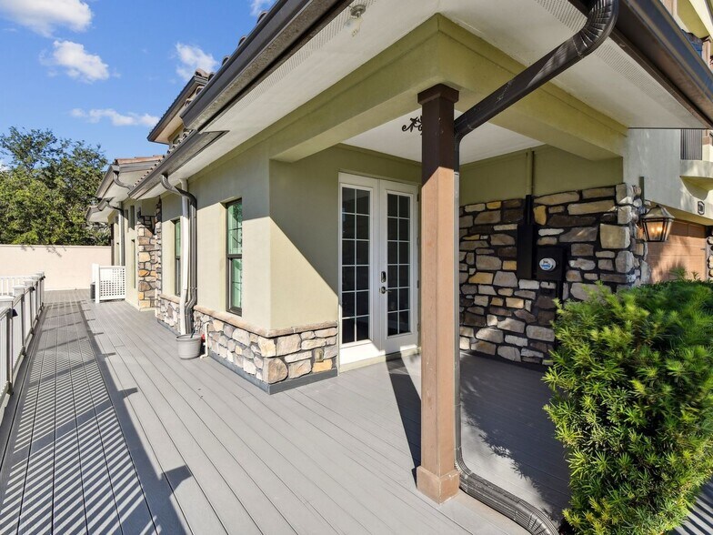 Building Photo - 21000 Isola Bella Cir