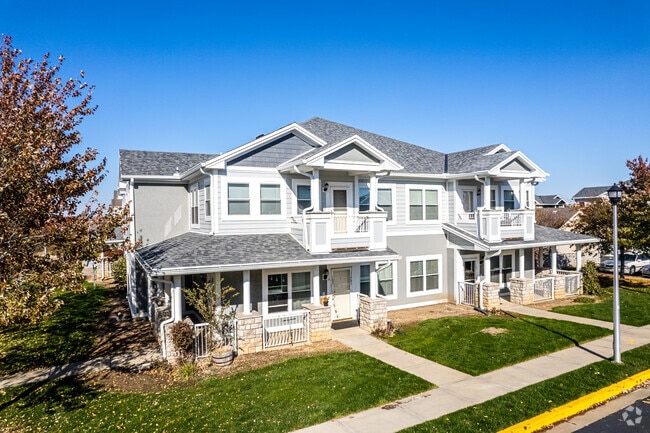 Building Photo - The Village at Sunnybrook