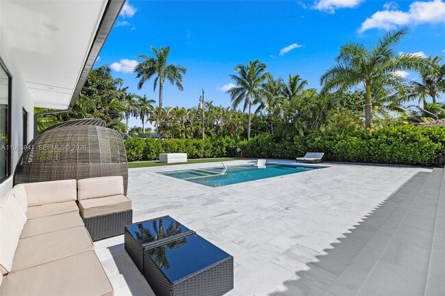 Building Photo - 1117 Adams St