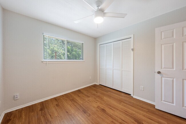 Building Photo - 9005 Curlew Dr