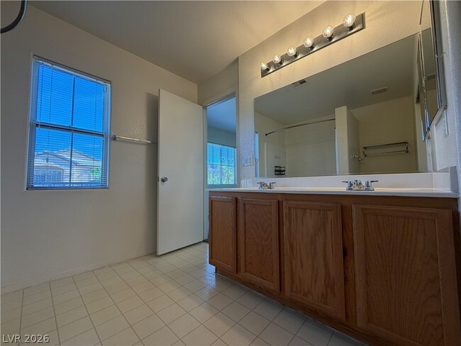 Building Photo - 10381 Coyote Cub Ave