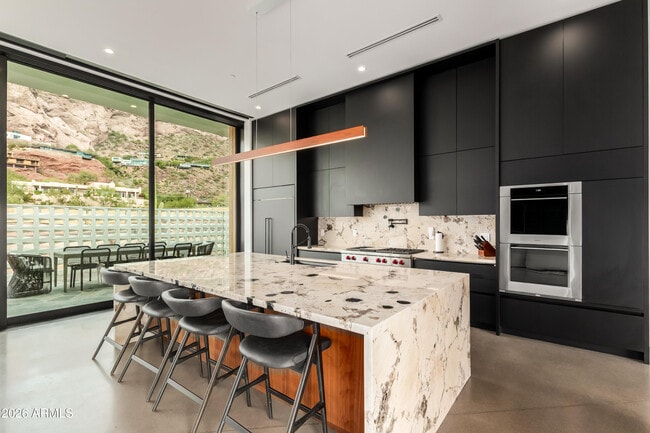 Building Photo - 4905 E White Gates Dr