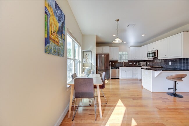 Building Photo - 3707 Main Poplar Dr