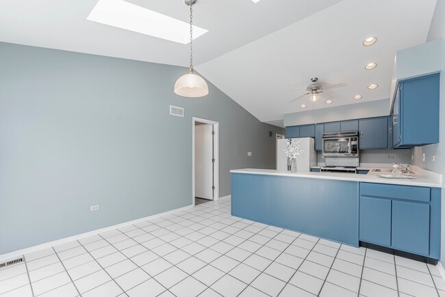 Building Photo - 7203 S 86th Ave