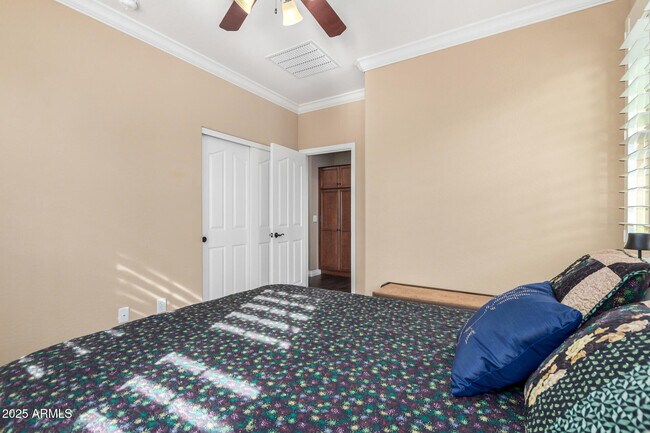 Building Photo - 856 E Harmony Wy