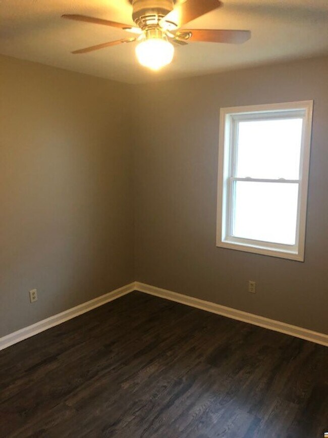 Building Photo - Renovated 3 Bedroom 2 Bath Home for Rent!!