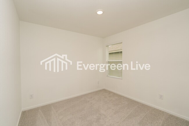 Building Photo - 7907 Meadow Cranesbill Ln