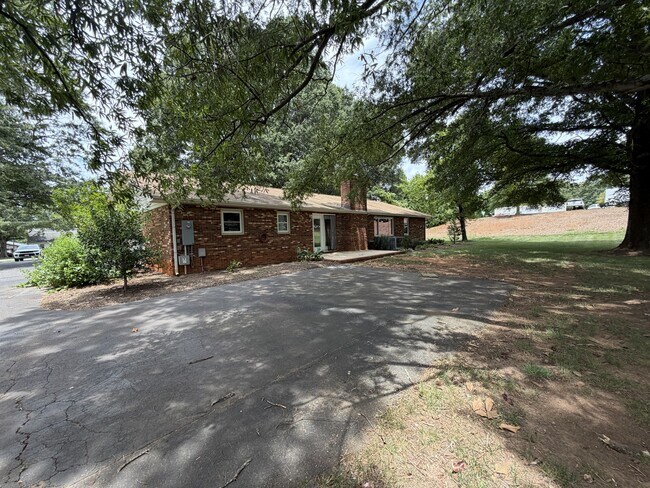 Building Photo - 1130 Turnersburg Hwy