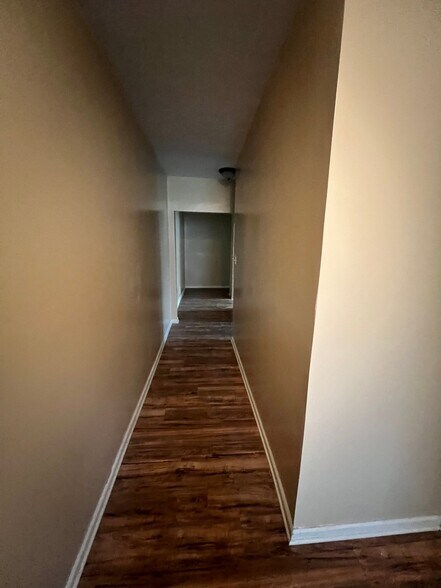 Building Photo - 138 W 70th St