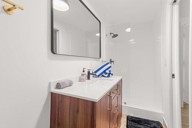 Building Photo - 443 NE 71st St