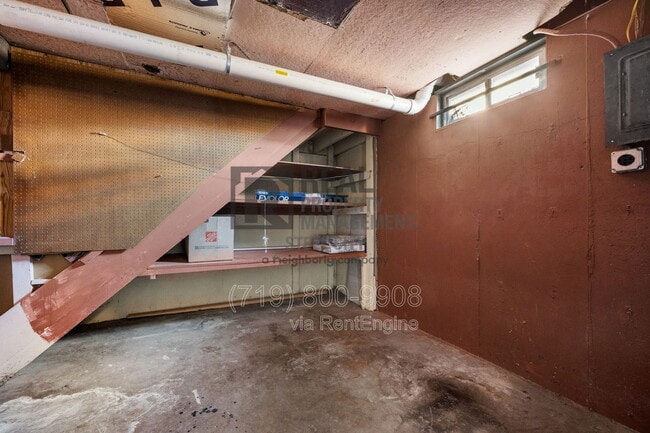 Building Photo - 3211 Fairfield Ln