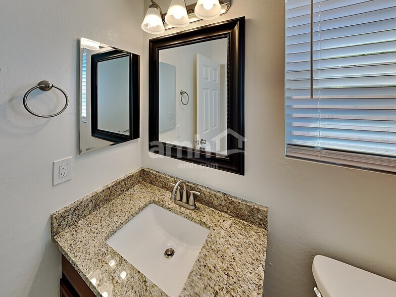 Building Photo - 2619 W Bartlett Way