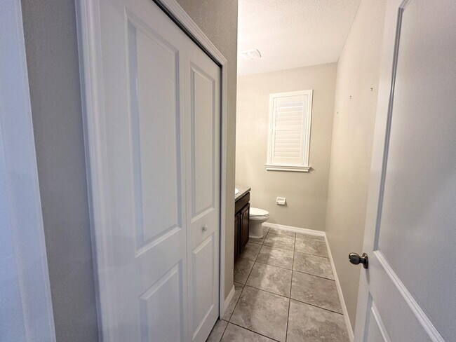 Building Photo - Charming 3-Bed Oasis with 2.5 Baths in Bea...