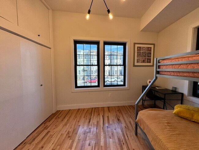 Building Photo - 241 Palisade Ave