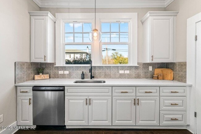 Building Photo - 2843 Oak St