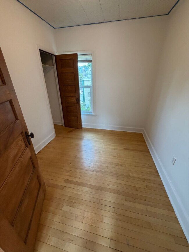 Building Photo - 409 N 51st Ave W