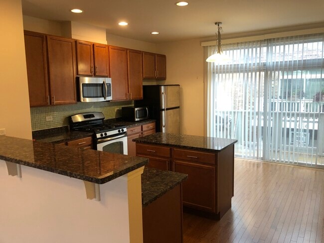 Building Photo - 3710 S Sangamon St