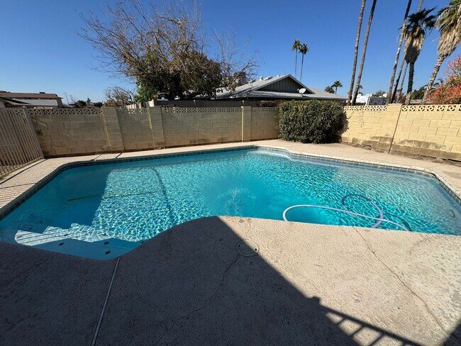 Building Photo - Newly Renovated 3 bedroom 2 bathroom House In Tempe. Private Pool With Pool Service Included