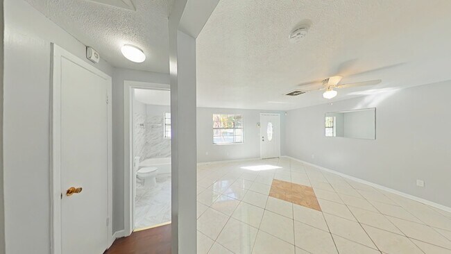 Building Photo - 5606-5689 89th Ave