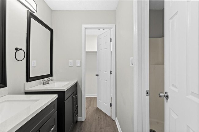 Building Photo - 658 Hunt Station Dr