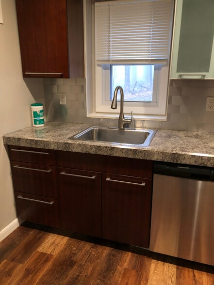 Building Photo - 59 Bears Hill Rd