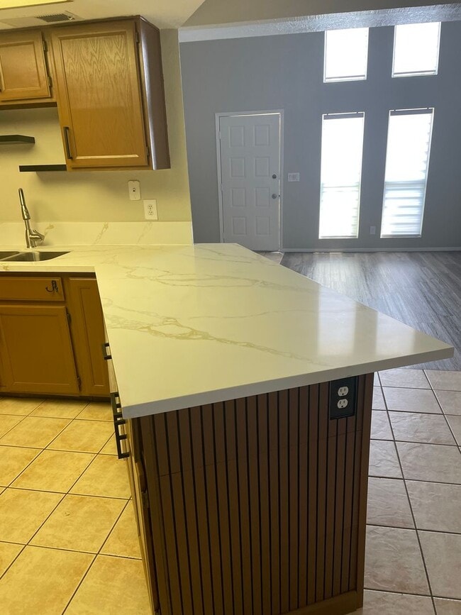 Building Photo - Henderson - 1 Bedroom - 1 Bath - Townhouse