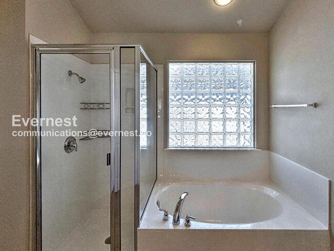 Building Photo - 3505 Fitzroy Ave