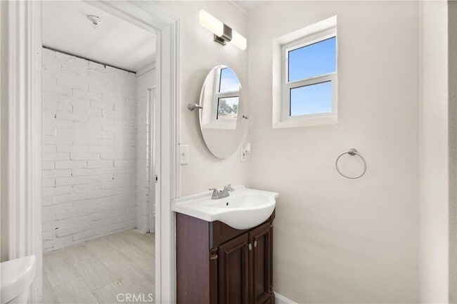 Building Photo - 421 W Sun Ave