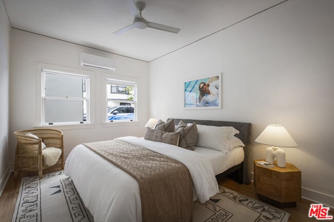 Building Photo - 4405 Clarissa Ave