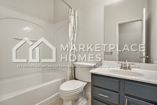 Building Photo - 1653 Danbury Parc Pl