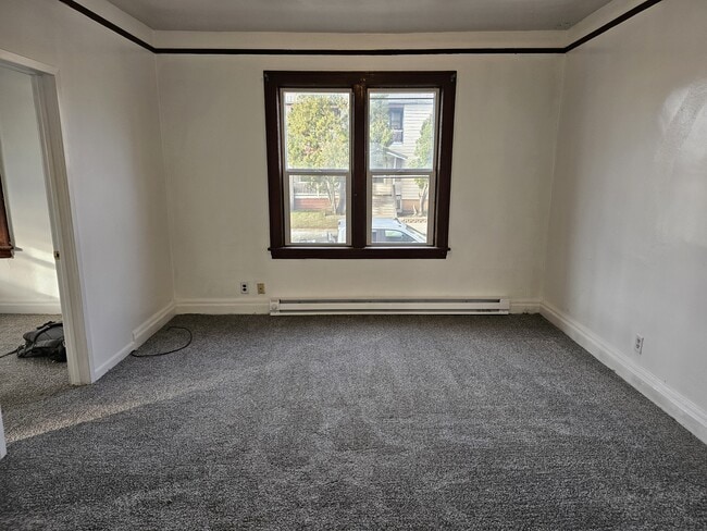 Building Photo - 105 N 6th Ave W