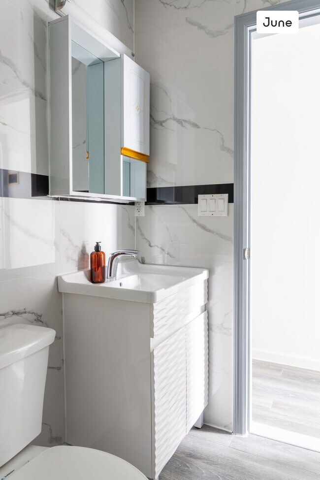 Building Photo - 2572 Steinway Street