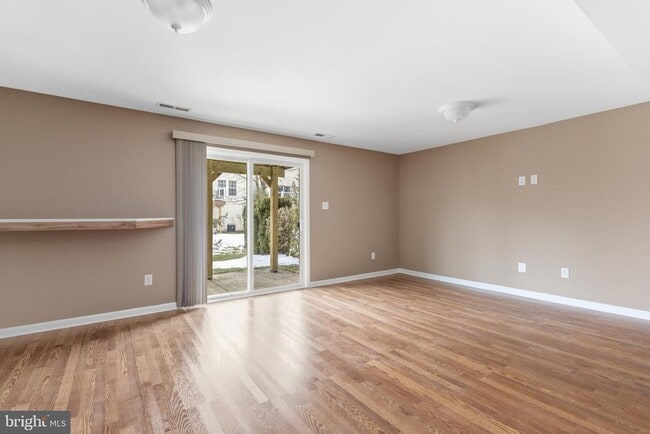 Building Photo - 1521 Jason Dr