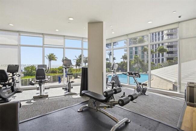 Building Photo - 600 Grapetree Dr